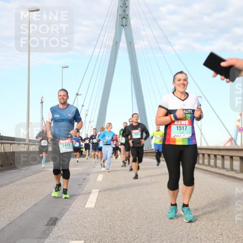 03.10.2024 - Köhlbrandbrückenlauf Jannik Wohlers http://msf.ph/oto/7171991 03.10.2024 09:42:31 Position 2 2415, 1958, 1517 meine-sportfotos.de