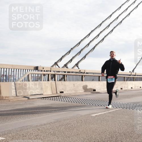 03.10.2024 - Köhlbrandbrückenlauf Matties Gatica Varas http://msf.ph/oto/7173701 03.10.2024 09:22:16 Position 2 1109, 1250 meine-sportfotos.de