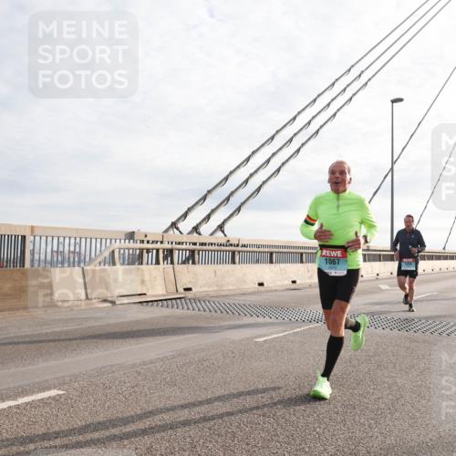 03.10.2024 - Köhlbrandbrückenlauf Matties Gatica Varas http://msf.ph/oto/7173917 03.10.2024 09:22:20 Position 2 1067, 1255 meine-sportfotos.de