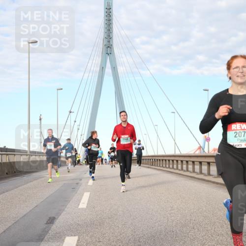 03.10.2024 - Köhlbrandbrückenlauf Jannik Wohlers http://msf.ph/oto/7174448 03.10.2024 09:42:40 Position 2 2558, 2079 meine-sportfotos.de