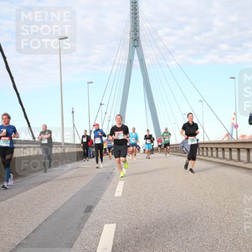 03.10.2024 - Köhlbrandbrückenlauf Jannik Wohlers http://msf.ph/oto/7174743 03.10.2024 09:42:47 Position 2 1411, 180 meine-sportfotos.de