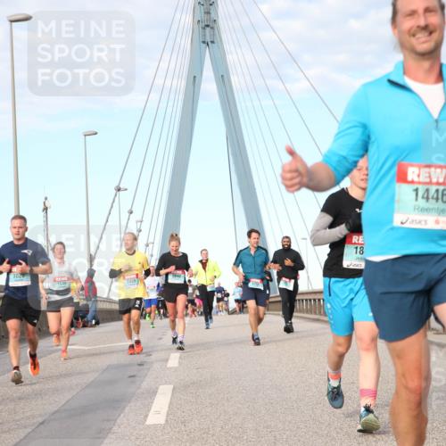 03.10.2024 - Köhlbrandbrückenlauf Jannik Wohlers http://msf.ph/oto/7175170 03.10.2024 09:42:53 Position 2 1892, 3020, 1546, 2840, 2439, 1232, 1446, 18 meine-sportfotos.de