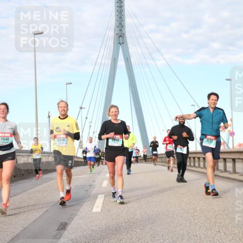 03.10.2024 - Köhlbrandbrückenlauf Jannik Wohlers http://msf.ph/oto/7176525 03.10.2024 09:42:56 Position 2 1546, 2439, 2840, 1232, 25 meine-sportfotos.de