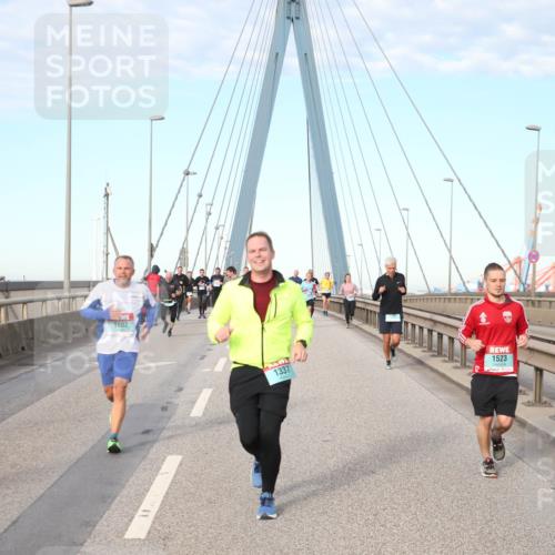 03.10.2024 - Köhlbrandbrückenlauf Jannik Wohlers http://msf.ph/oto/7176865 03.10.2024 09:43:00 Position 2 1602, 1337, 1523 meine-sportfotos.de