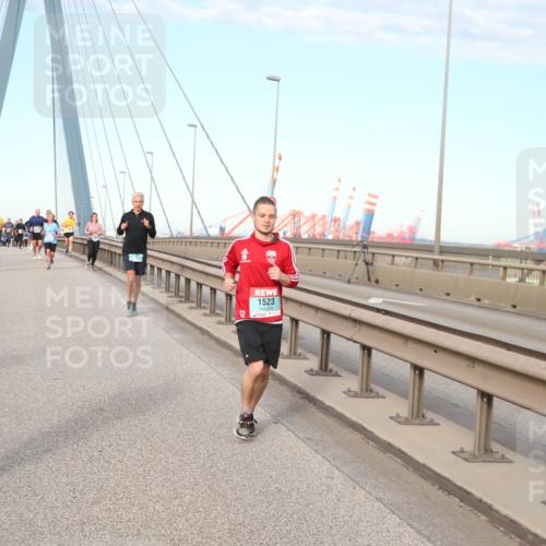 03.10.2024 - Köhlbrandbrückenlauf Jannik Wohlers http://msf.ph/oto/7176895 03.10.2024 09:43:01 Position 2 1337, 12, 1523 meine-sportfotos.de