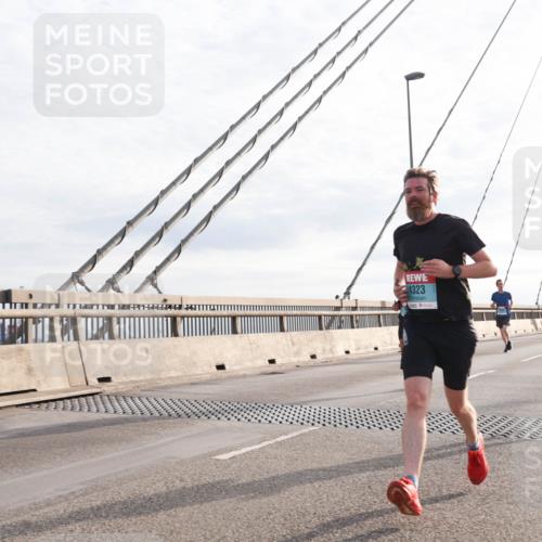 03.10.2024 - Köhlbrandbrückenlauf Matties Gatica Varas http://msf.ph/oto/7177800 03.10.2024 09:23:42 Position 2 1323, 1189 meine-sportfotos.de
