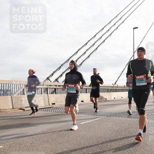 03.10.2024 - Köhlbrandbrückenlauf Matties Gatica Varas http://msf.ph/oto/7178601 03.10.2024 09:23:54 Position 2 132, 1350, 1572 meine-sportfotos.de