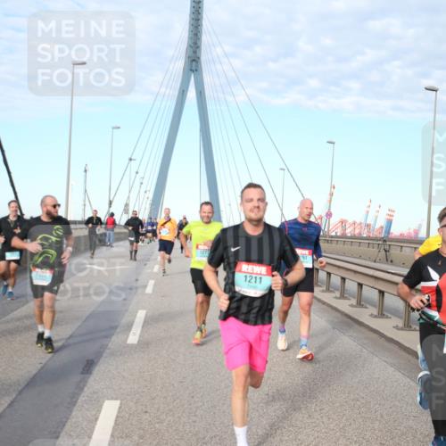 03.10.2024 - Köhlbrandbrückenlauf Jannik Wohlers http://msf.ph/oto/7178801 03.10.2024 09:43:13 Position 2 387, 2484, 1277, 1211, 297, 1984 meine-sportfotos.de