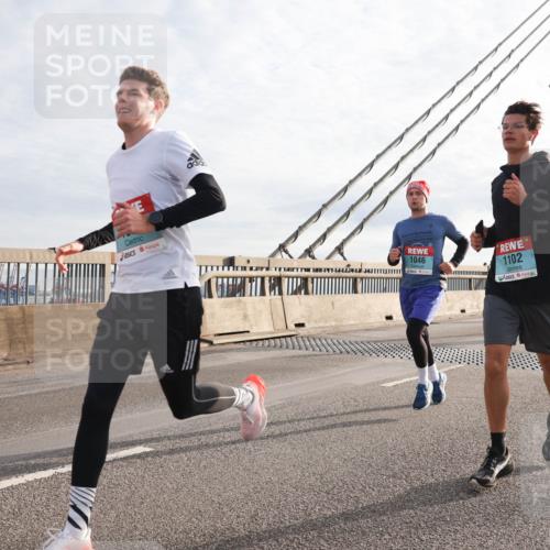 03.10.2024 - Köhlbrandbrückenlauf Matties Gatica Varas http://msf.ph/oto/7178927 03.10.2024 09:23:59 Position 2 1046, 1102 meine-sportfotos.de