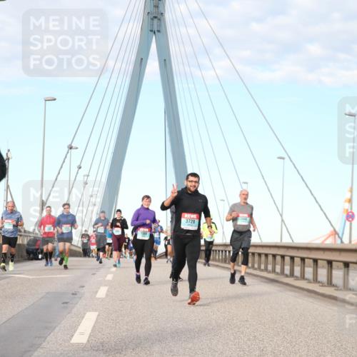 03.10.2024 - Köhlbrandbrückenlauf Jannik Wohlers http://msf.ph/oto/7179137 03.10.2024 09:43:19 Position 2 2446, 3728, 1560 meine-sportfotos.de