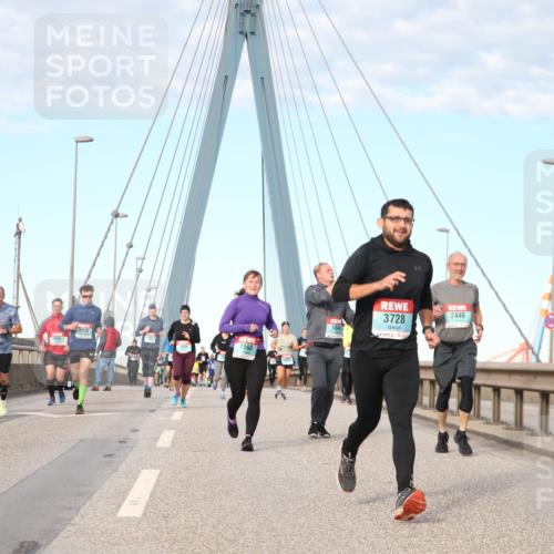 03.10.2024 - Köhlbrandbrückenlauf Jannik Wohlers http://msf.ph/oto/7179311 03.10.2024 09:43:21 Position 2 1910, 1560, 1844, 2446, 3728 meine-sportfotos.de
