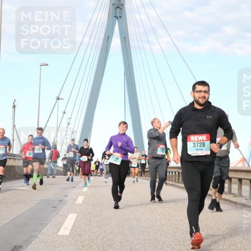 03.10.2024 - Köhlbrandbrückenlauf Jannik Wohlers http://msf.ph/oto/7179361 03.10.2024 09:43:21 Position 2 1559, 1910, 1560, 1844, 3728 meine-sportfotos.de