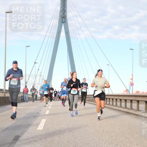 03.10.2024 - Köhlbrandbrückenlauf Jannik Wohlers http://msf.ph/oto/7179611 03.10.2024 09:43:27 Position 2 1084, 1901, 1240, 00 meine-sportfotos.de