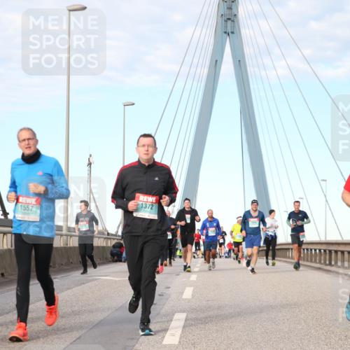 03.10.2024 - Köhlbrandbrückenlauf Jannik Wohlers http://msf.ph/oto/7180738 03.10.2024 09:43:38 Position 2 1557, 1372, 1915, 1649, 3107 meine-sportfotos.de