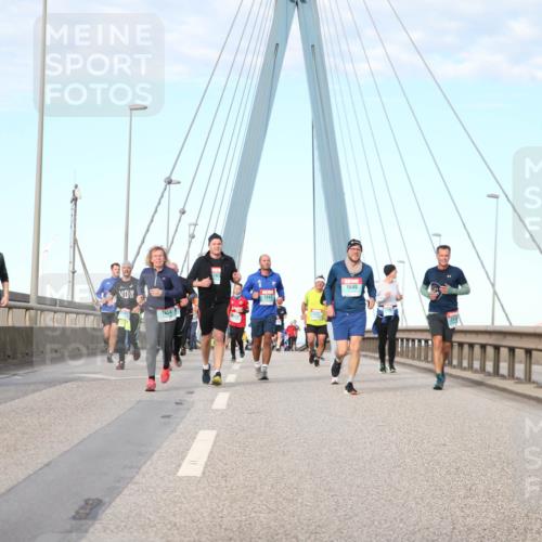 03.10.2024 - Köhlbrandbrückenlauf Jannik Wohlers http://msf.ph/oto/7181009 03.10.2024 09:43:40 Position 2 1915, 54, 1842, 1649 meine-sportfotos.de