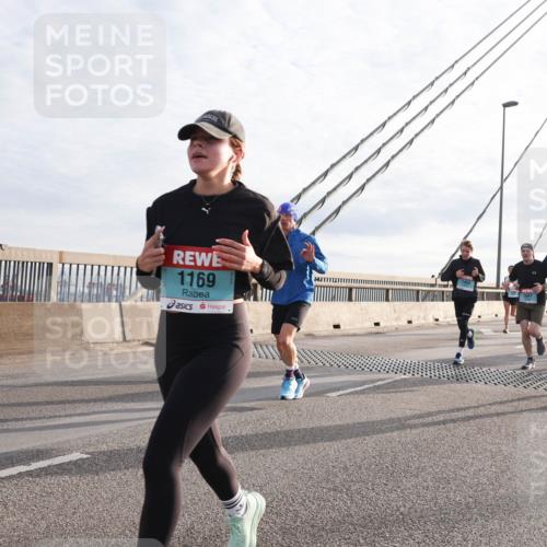 03.10.2024 - Köhlbrandbrückenlauf Matties Gatica Varas http://msf.ph/oto/7181245 03.10.2024 09:24:45 Position 2 1169, 1661, 1730 meine-sportfotos.de