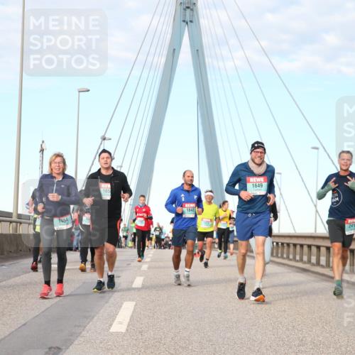 03.10.2024 - Köhlbrandbrückenlauf Jannik Wohlers http://msf.ph/oto/7181559 03.10.2024 09:43:42 Position 2 1654, 165, 1842, 1473, 1649, 2414 meine-sportfotos.de