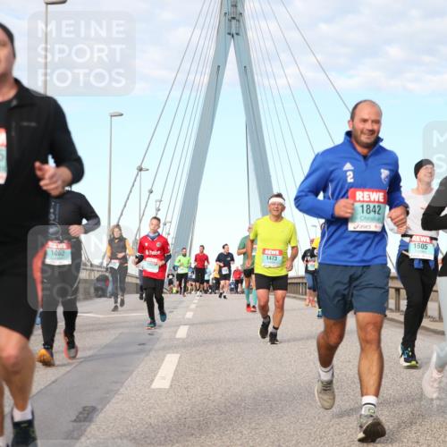 03.10.2024 - Köhlbrandbrückenlauf Jannik Wohlers http://msf.ph/oto/7181820 03.10.2024 09:43:45 Position 2 165, 1062, 1908, 1473, 2, 1842, 1843, 1605 meine-sportfotos.de