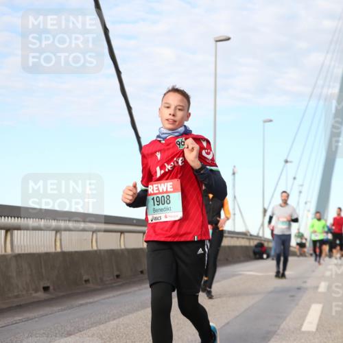 03.10.2024 - Köhlbrandbrückenlauf Jannik Wohlers http://msf.ph/oto/7183641 03.10.2024 09:43:50 Position 2 1909, 96, 1908, 4577, 1753 meine-sportfotos.de