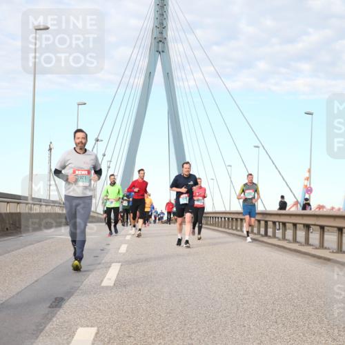 03.10.2024 - Köhlbrandbrückenlauf Jannik Wohlers http://msf.ph/oto/7183900 03.10.2024 09:43:52 Position 2 1921 meine-sportfotos.de