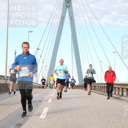 03.10.2024 - Köhlbrandbrückenlauf Jannik Wohlers http://msf.ph/oto/7185382 03.10.2024 09:44:03 Position 2 1497, 1917, 2073 meine-sportfotos.de