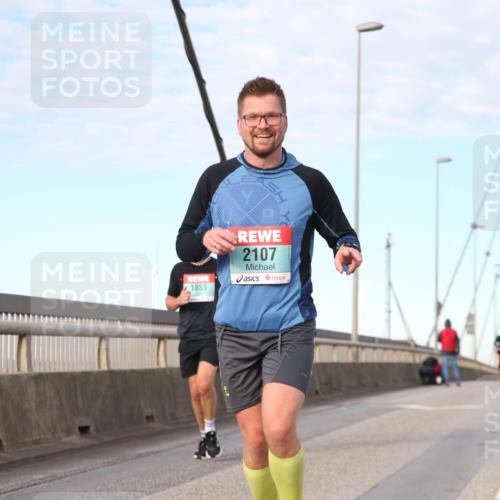 03.10.2024 - Köhlbrandbrückenlauf Jannik Wohlers http://msf.ph/oto/7185998 03.10.2024 09:44:06 Position 2 1855, 2107 meine-sportfotos.de