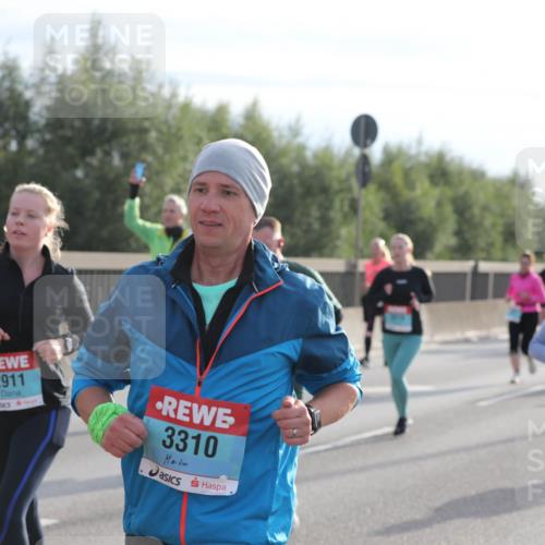 03.10.2024 - Köhlbrandbrückenlauf Fuchs,  Jonas http://msf.ph/oto/7186243 03.10.2024 09:20:54 Position 3 3658, 2911, 3310, 3419 meine-sportfotos.de
