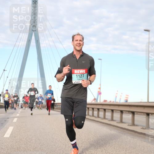 03.10.2024 - Köhlbrandbrückenlauf Jannik Wohlers http://msf.ph/oto/7186533 03.10.2024 09:44:12 Position 2 1722, 1127 meine-sportfotos.de