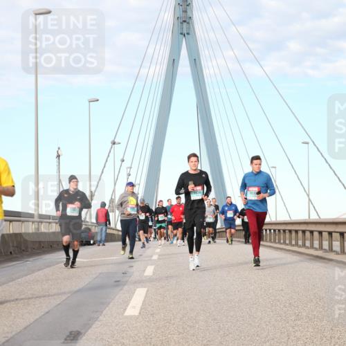 03.10.2024 - Köhlbrandbrückenlauf Jannik Wohlers http://msf.ph/oto/7186575 03.10.2024 09:44:14 Position 2 1722, 1036, 1035 meine-sportfotos.de