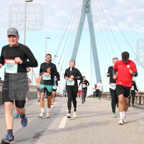 03.10.2024 - Köhlbrandbrückenlauf Jannik Wohlers http://msf.ph/oto/7187204 03.10.2024 09:44:23 Position 2 1398, 1422, 159, 2475, 1421, 2441 meine-sportfotos.de