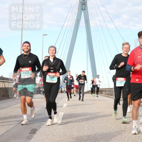 03.10.2024 - Köhlbrandbrückenlauf Jannik Wohlers http://msf.ph/oto/7187395 03.10.2024 09:44:24 Position 2 2633, 1422, 1421, 2441, 1525 meine-sportfotos.de