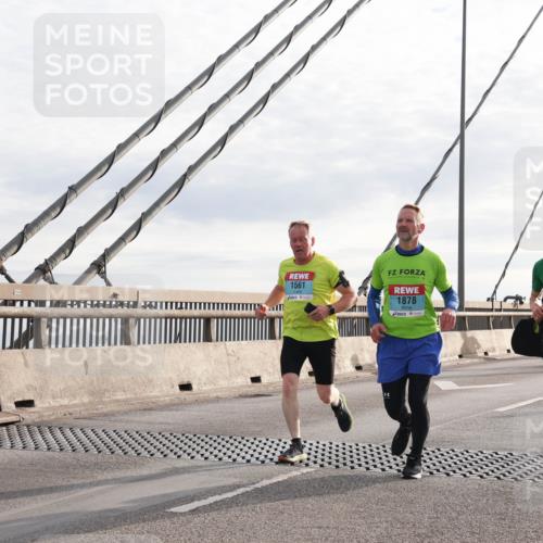 03.10.2024 - Köhlbrandbrückenlauf Matties Gatica Varas http://msf.ph/oto/7187532 03.10.2024 09:26:16 Position 2 1561, 1878, 2311 meine-sportfotos.de