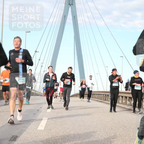 03.10.2024 - Köhlbrandbrückenlauf Jannik Wohlers http://msf.ph/oto/7187612 03.10.2024 09:44:25 Position 2 21, 2475, 349, 3585, 3588, 2441 meine-sportfotos.de