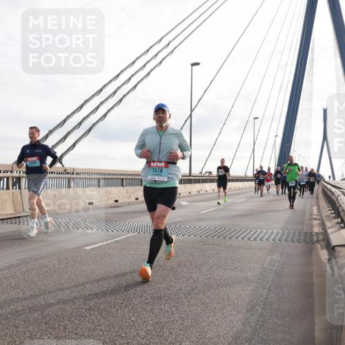 03.10.2024 - Köhlbrandbrückenlauf Matties Gatica Varas http://msf.ph/oto/7193513 03.10.2024 09:27:43 Position 2 2059, 1376 meine-sportfotos.de