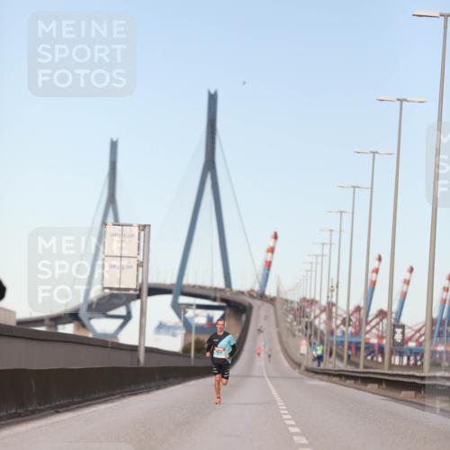 03.10.2024 - Köhlbrandbrückenlauf Fuchs,  Jonas http://msf.ph/oto/7193721 03.10.2024 09:32:35 Position 3  meine-sportfotos.de