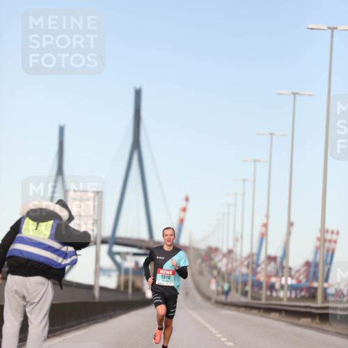 03.10.2024 - Köhlbrandbrückenlauf Fuchs,  Jonas http://msf.ph/oto/7193781 03.10.2024 09:32:41 Position 3 1010 meine-sportfotos.de