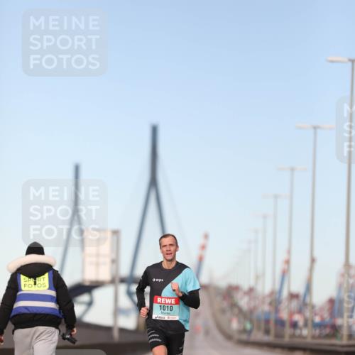 03.10.2024 - Köhlbrandbrückenlauf Fuchs,  Jonas http://msf.ph/oto/7193811 03.10.2024 09:32:44 Position 3 1010 meine-sportfotos.de