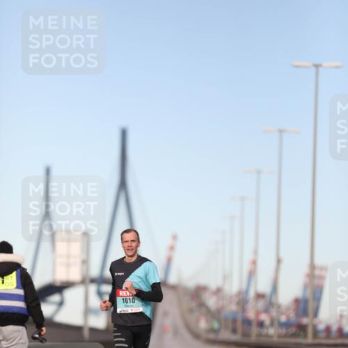 03.10.2024 - Köhlbrandbrückenlauf Fuchs,  Jonas http://msf.ph/oto/7193846 03.10.2024 09:32:44 Position 3 1010 meine-sportfotos.de