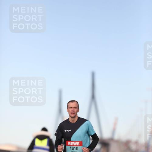 03.10.2024 - Köhlbrandbrückenlauf Fuchs,  Jonas http://msf.ph/oto/7193908 03.10.2024 09:32:45 Position 3 1010 meine-sportfotos.de