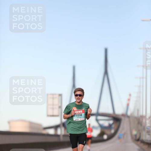 03.10.2024 - Köhlbrandbrückenlauf Fuchs,  Jonas http://msf.ph/oto/7194049 03.10.2024 09:34:03 Position 3 1038 meine-sportfotos.de
