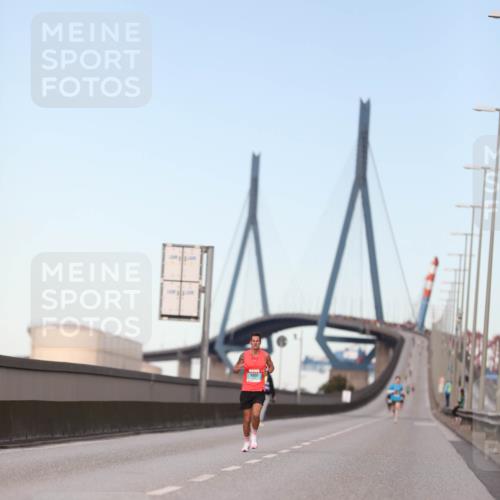 03.10.2024 - Köhlbrandbrückenlauf Fuchs,  Jonas http://msf.ph/oto/7194311 03.10.2024 09:34:07 Position 3 1006 meine-sportfotos.de