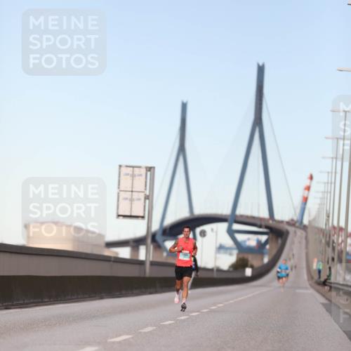 03.10.2024 - Köhlbrandbrückenlauf Fuchs,  Jonas http://msf.ph/oto/7194337 03.10.2024 09:34:07 Position 3 1006 meine-sportfotos.de