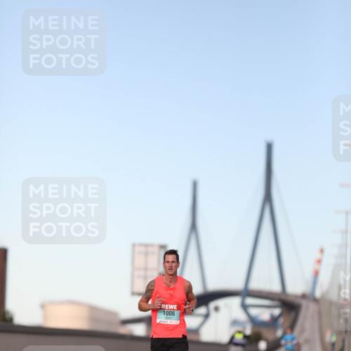 03.10.2024 - Köhlbrandbrückenlauf Fuchs,  Jonas http://msf.ph/oto/7194490 03.10.2024 09:34:14 Position 3 50, 1006 meine-sportfotos.de