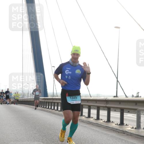 03.10.2024 - Köhlbrandbrückenlauf Jannik Wohlers http://msf.ph/oto/7194680 03.10.2024 09:19:16 Position 1 1335 meine-sportfotos.de