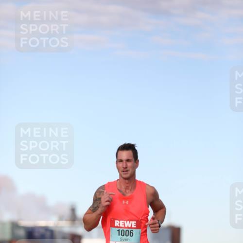 03.10.2024 - Köhlbrandbrückenlauf Fuchs,  Jonas http://msf.ph/oto/7194705 03.10.2024 09:34:18 Position 3 1006 meine-sportfotos.de