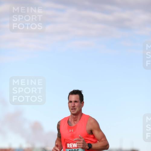 03.10.2024 - Köhlbrandbrückenlauf Fuchs,  Jonas http://msf.ph/oto/7194788 03.10.2024 09:34:18 Position 3 1006 meine-sportfotos.de