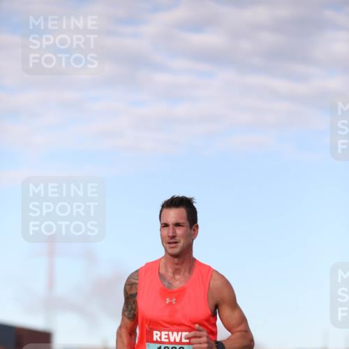 03.10.2024 - Köhlbrandbrückenlauf Fuchs,  Jonas http://msf.ph/oto/7194818 03.10.2024 09:34:19 Position 3 1006 meine-sportfotos.de