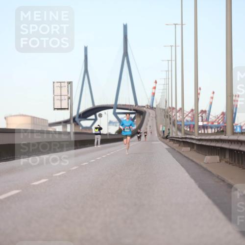 03.10.2024 - Köhlbrandbrückenlauf Fuchs,  Jonas http://msf.ph/oto/7194917 03.10.2024 09:34:28 Position 3  meine-sportfotos.de