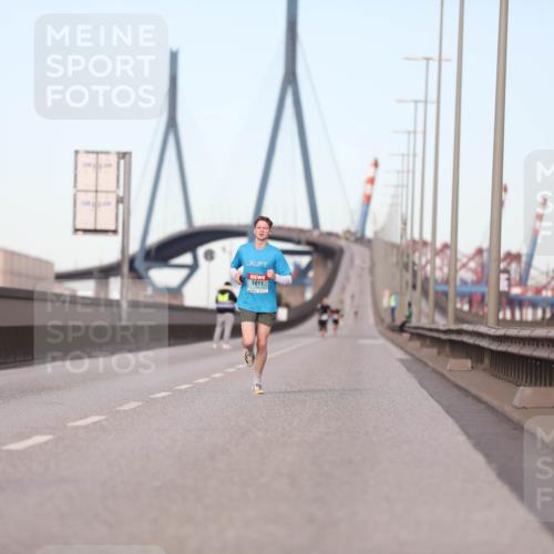 03.10.2024 - Köhlbrandbrückenlauf Fuchs,  Jonas http://msf.ph/oto/7194965 03.10.2024 09:34:32 Position 3 1011 meine-sportfotos.de