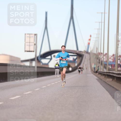 03.10.2024 - Köhlbrandbrückenlauf Fuchs,  Jonas http://msf.ph/oto/7195038 03.10.2024 09:34:33 Position 3 1011 meine-sportfotos.de